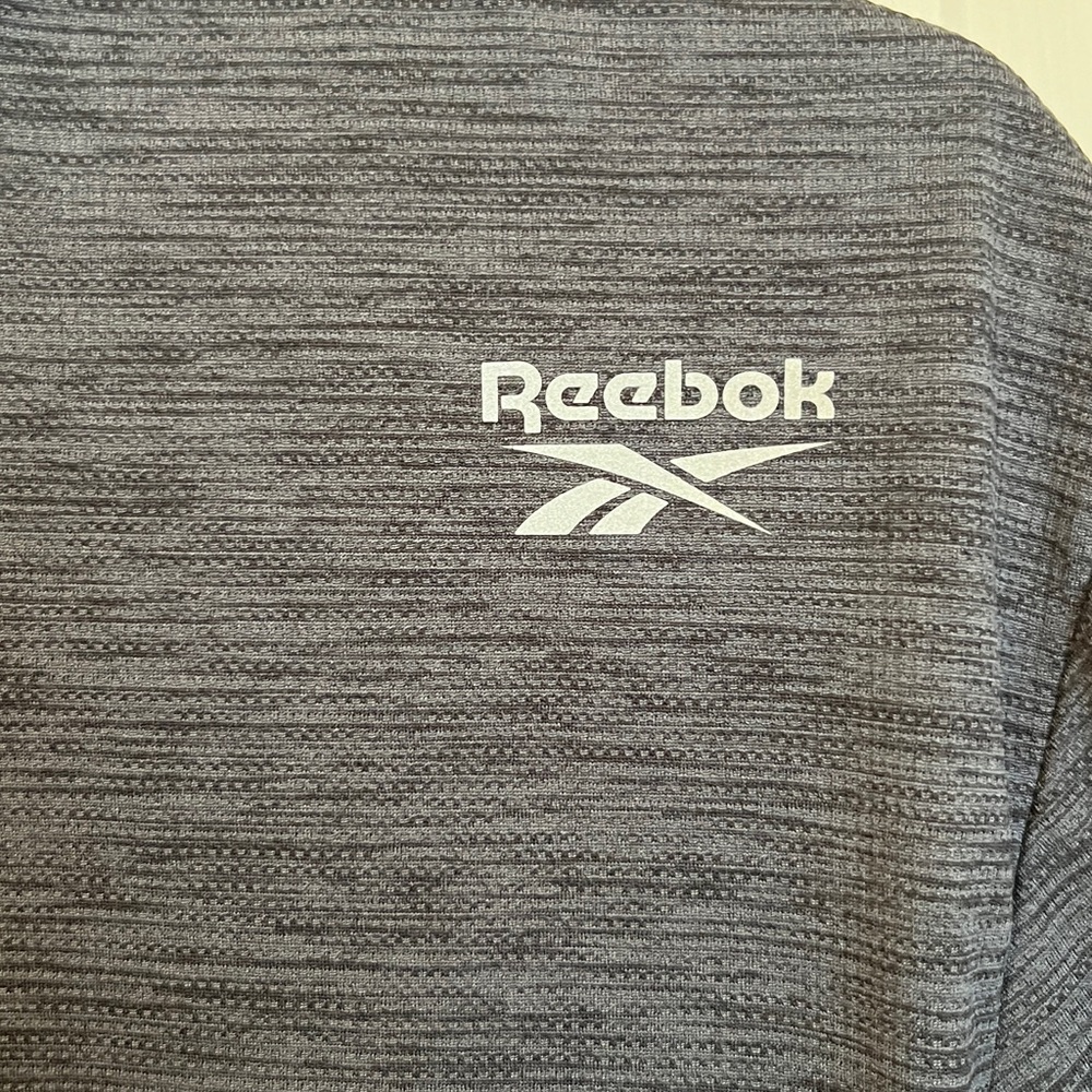 Reebok Charcoal Gray Performance Tee Size S - Picture 3 of 4